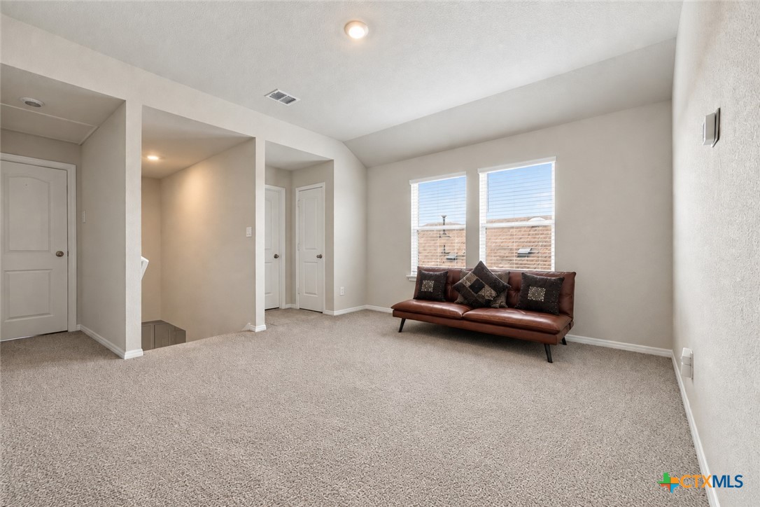 20204 Heinrich Lane Property Photo 12