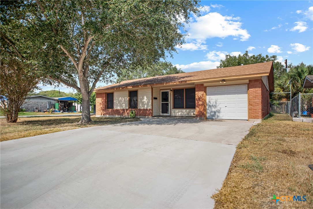 1419 Leon Drive Property Photo 3