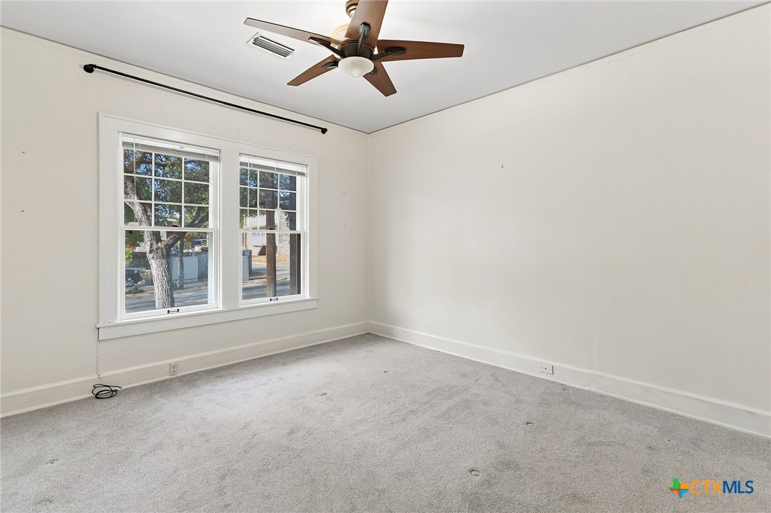 3200 Harris Park Avenue Property Photo 15
