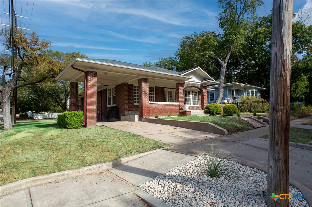 3200 Harris Park Avenue Property Photo 20