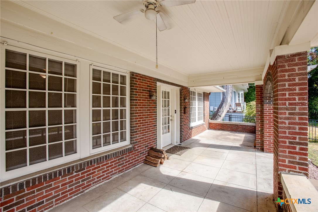 3200 Harris Park Avenue Property Photo 23