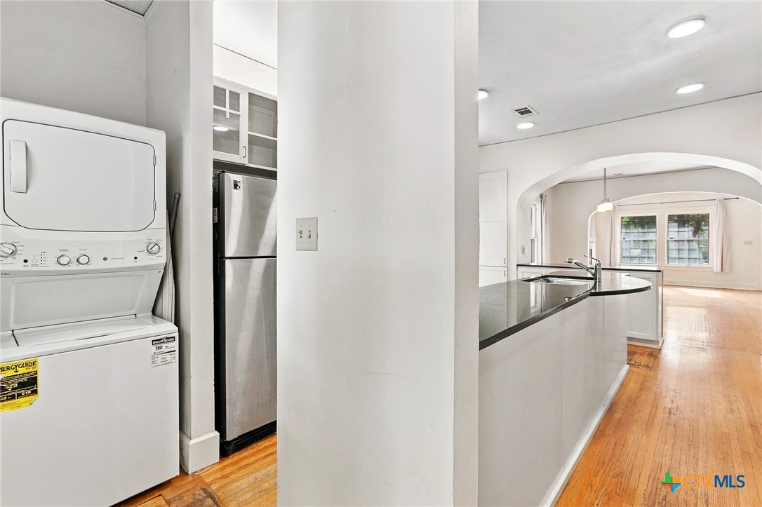 3200 Harris Park Avenue Property Photo 32