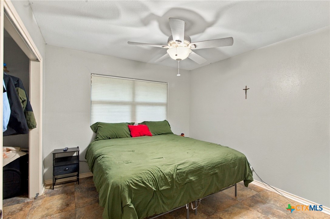 5006 Evergreen Street Property Photo 9