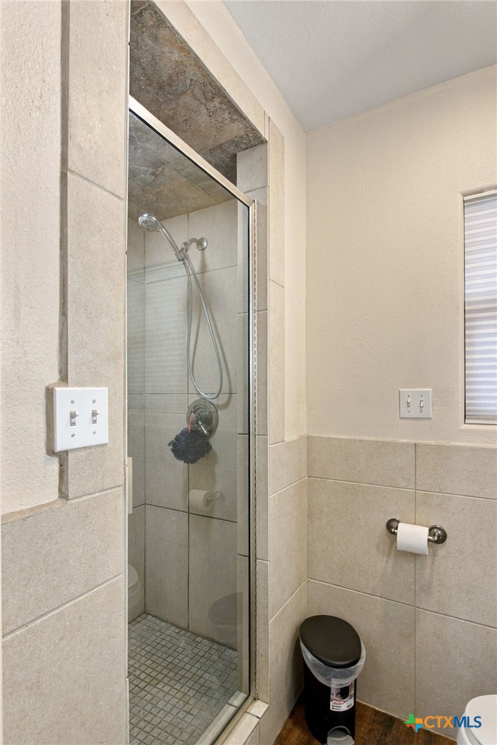 5006 Evergreen Street Property Photo 12
