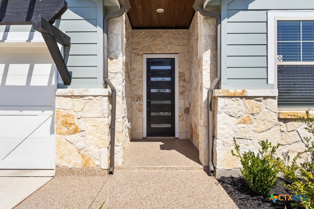 12231 Moon Pool Property Photo 3