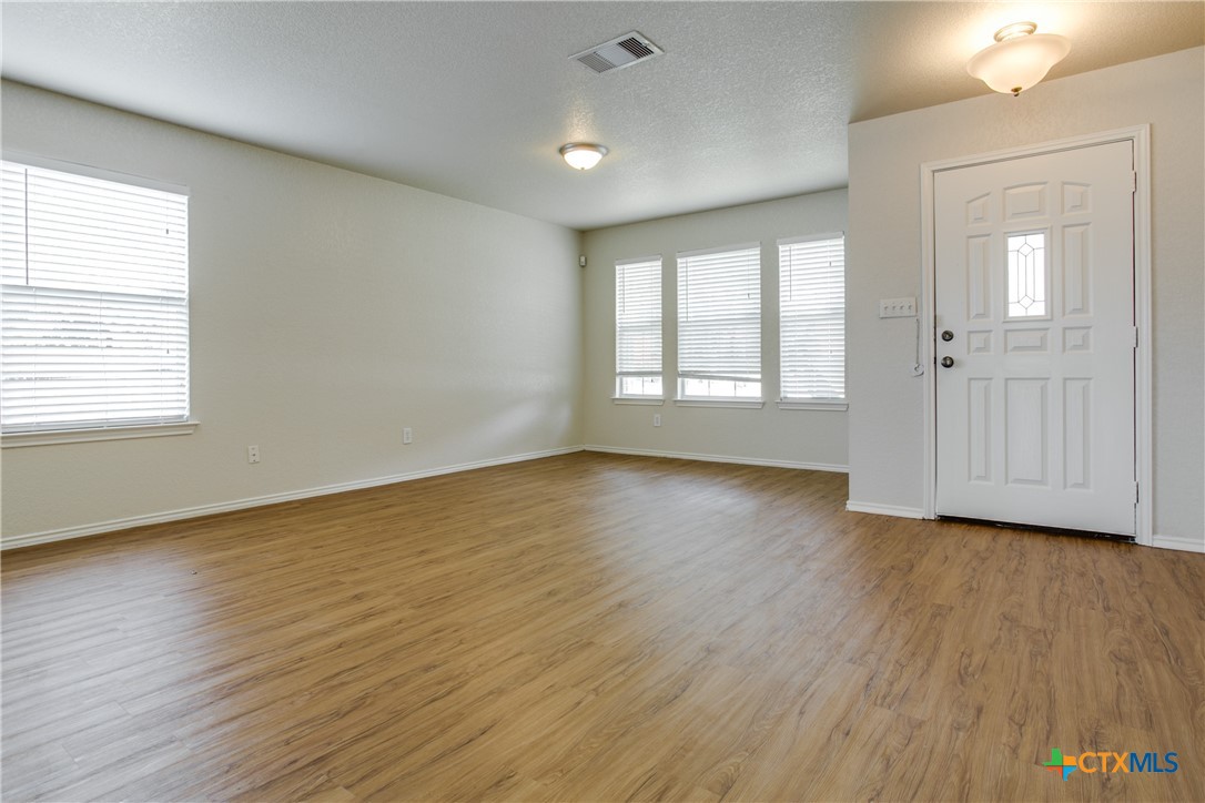 10542 Manor Creek Property Photo 4