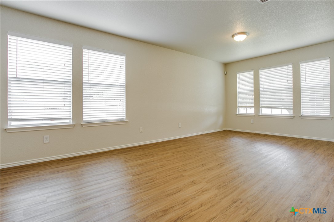 10542 Manor Creek Property Photo 5