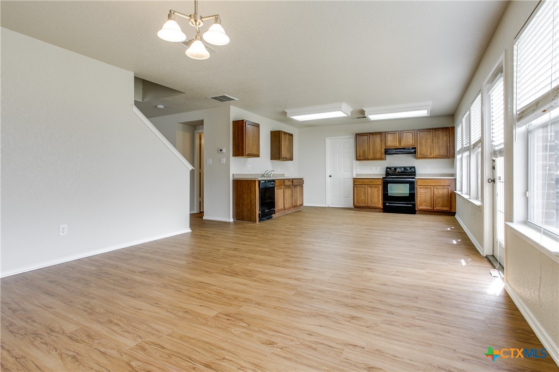 10542 Manor Creek Property Photo 6