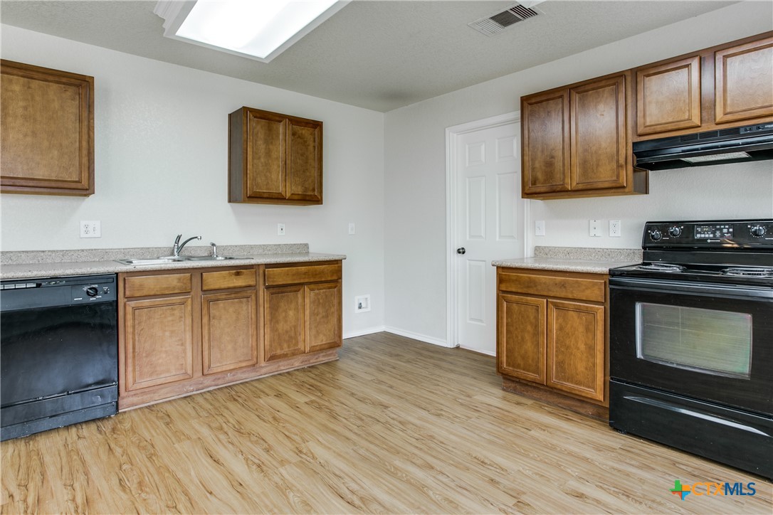 10542 Manor Creek Property Photo 11