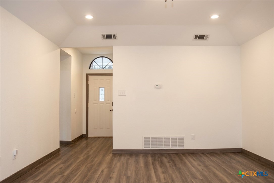 615 Atkinson Avenue Property Photo 4