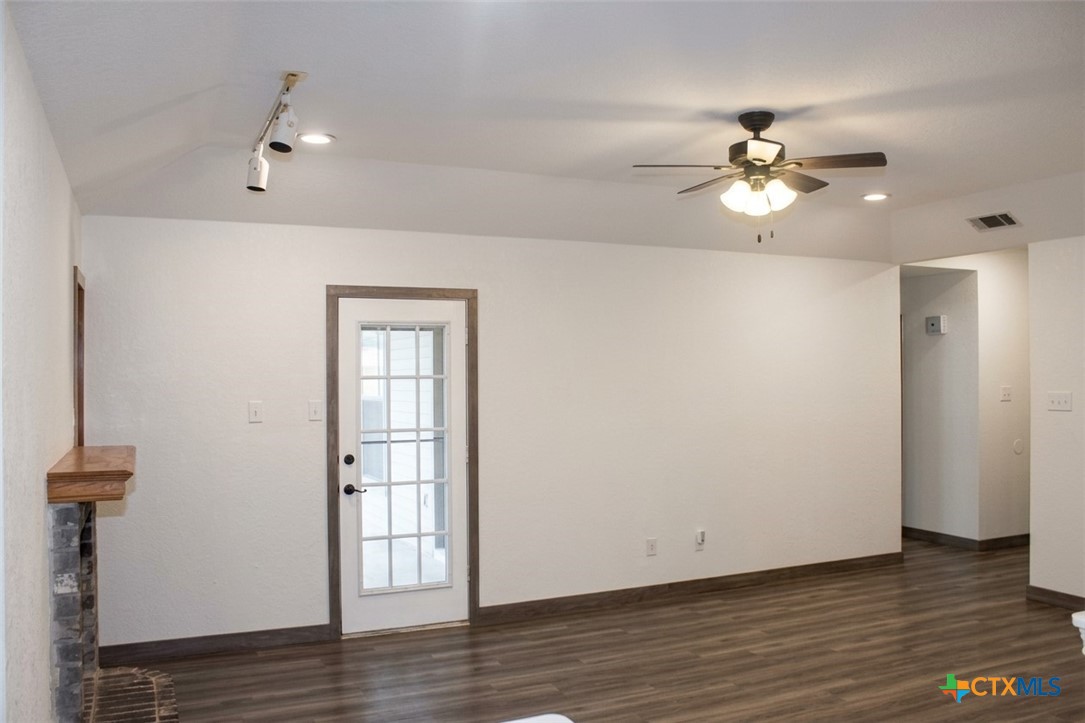 615 Atkinson Avenue Property Photo 5