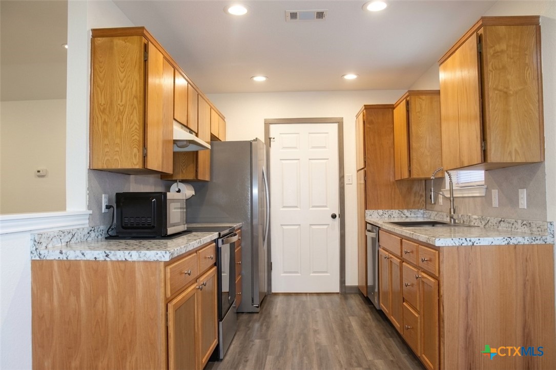 615 Atkinson Avenue Property Photo 6