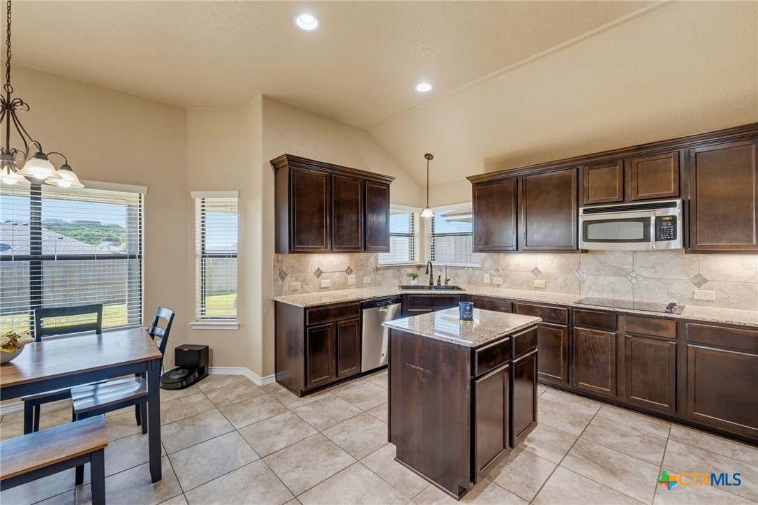 2804 Natural Lane Property Photo 5