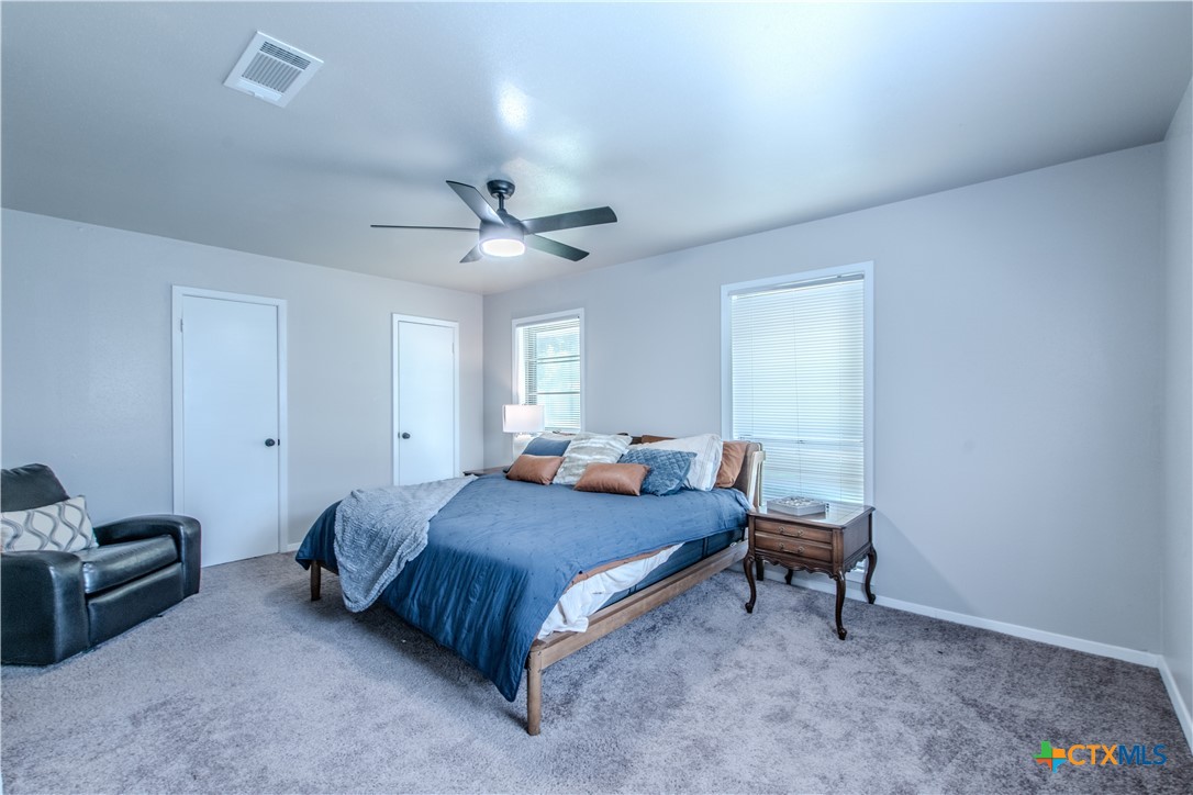 213 E Upshaw Avenue Property Photo 8
