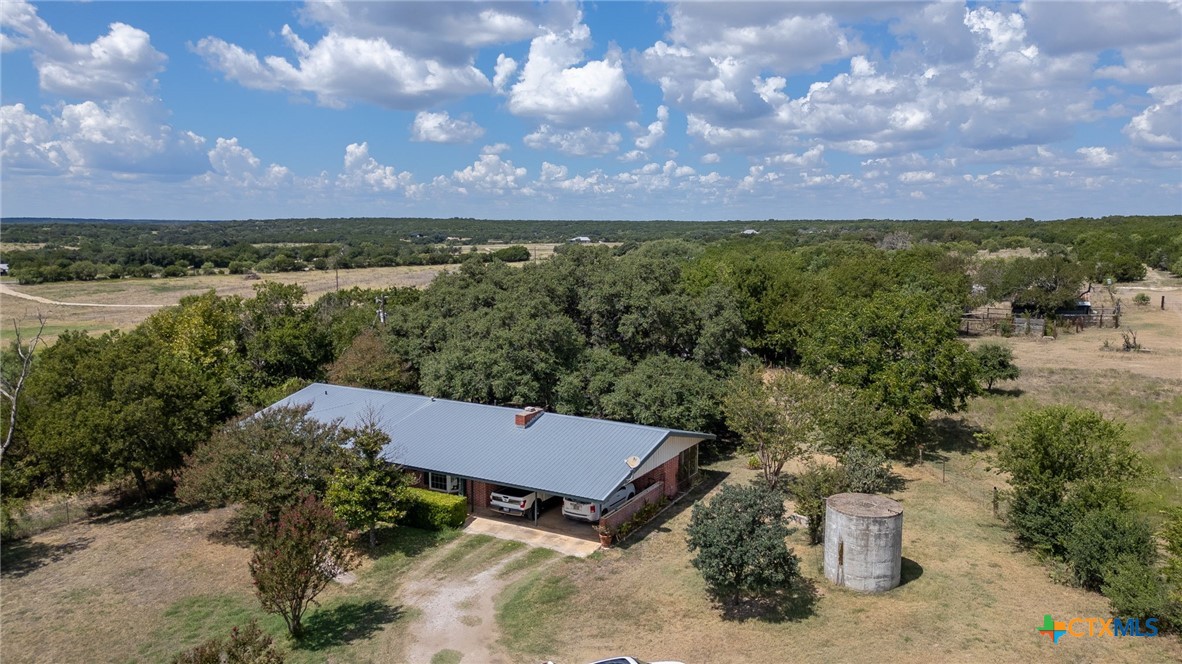 930 County Road 200 Property Photo 5
