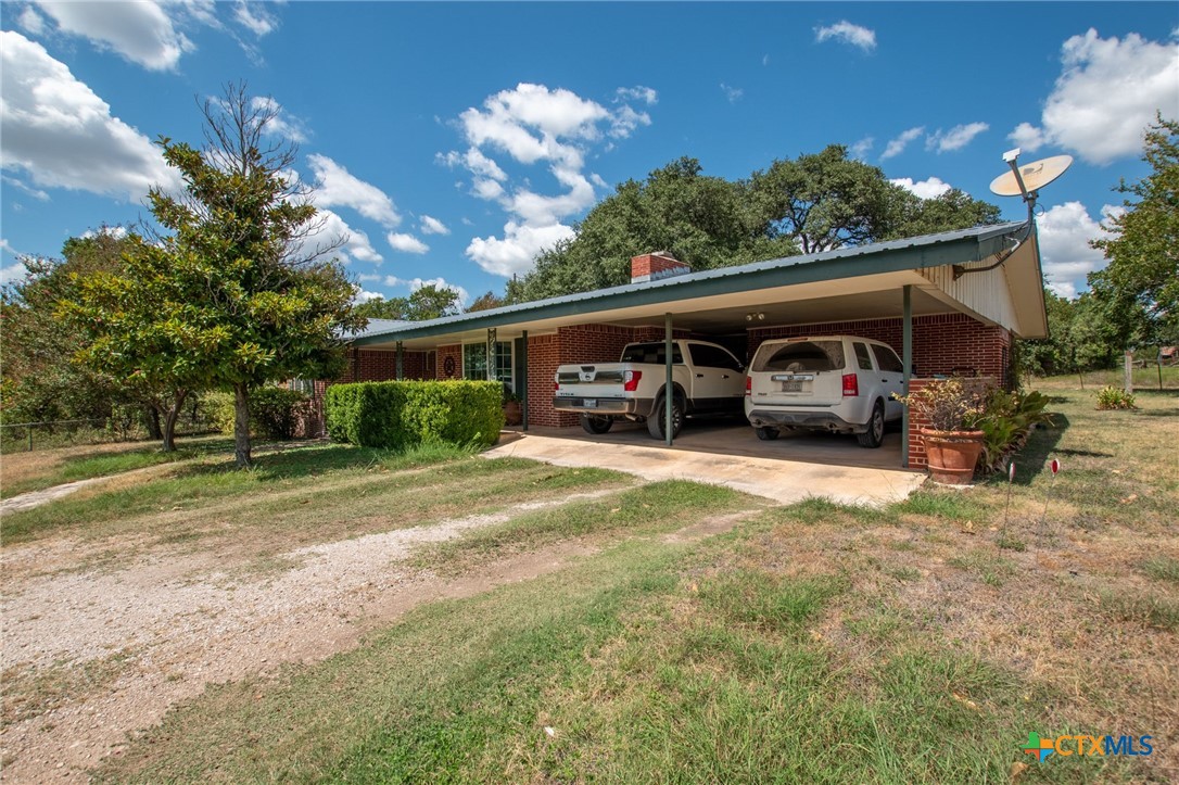 930 County Road 200 Property Photo 6