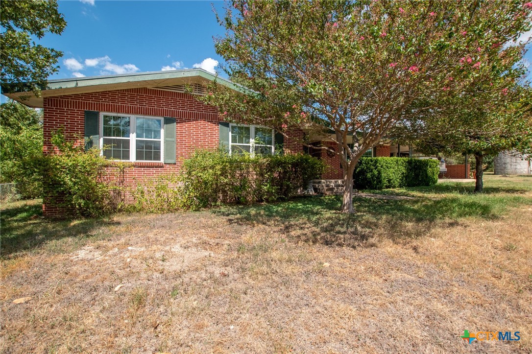 930 County Road 200 Property Photo 7