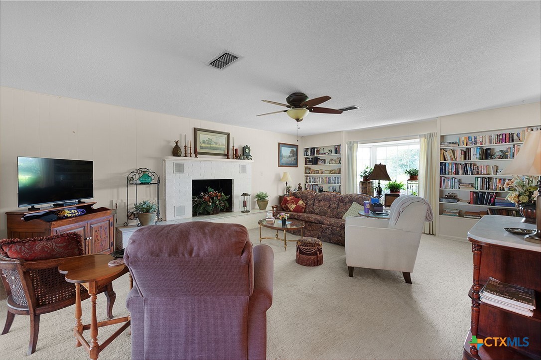 930 County Road 200 Property Photo 10