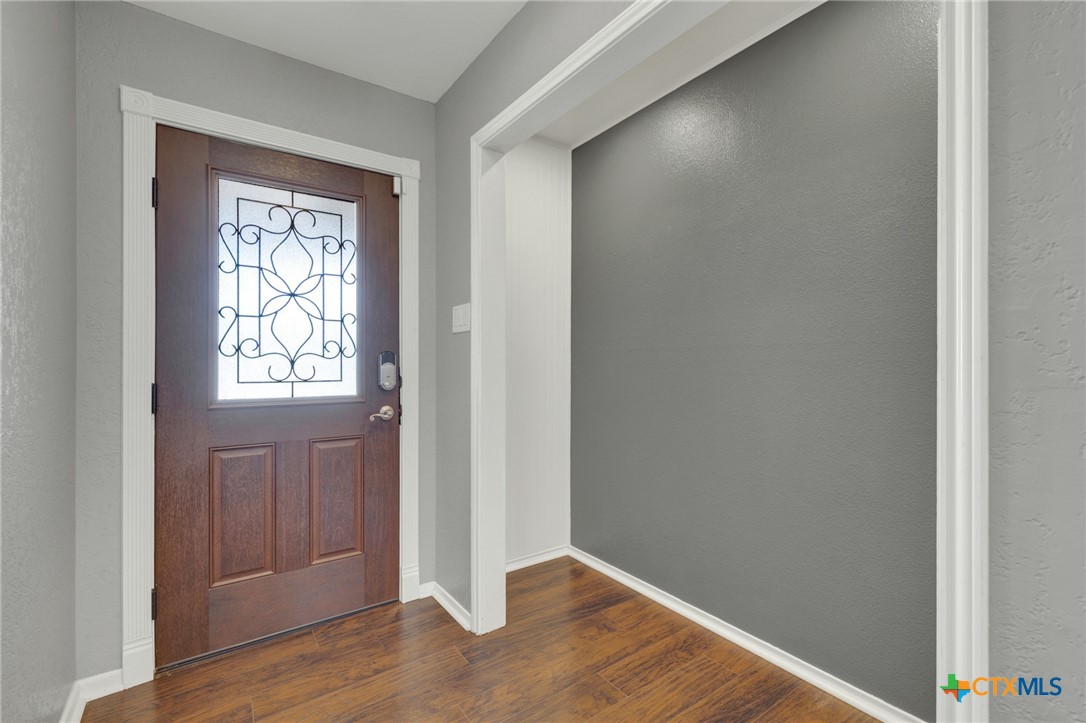 925 Lazy Trail Property Photo 3
