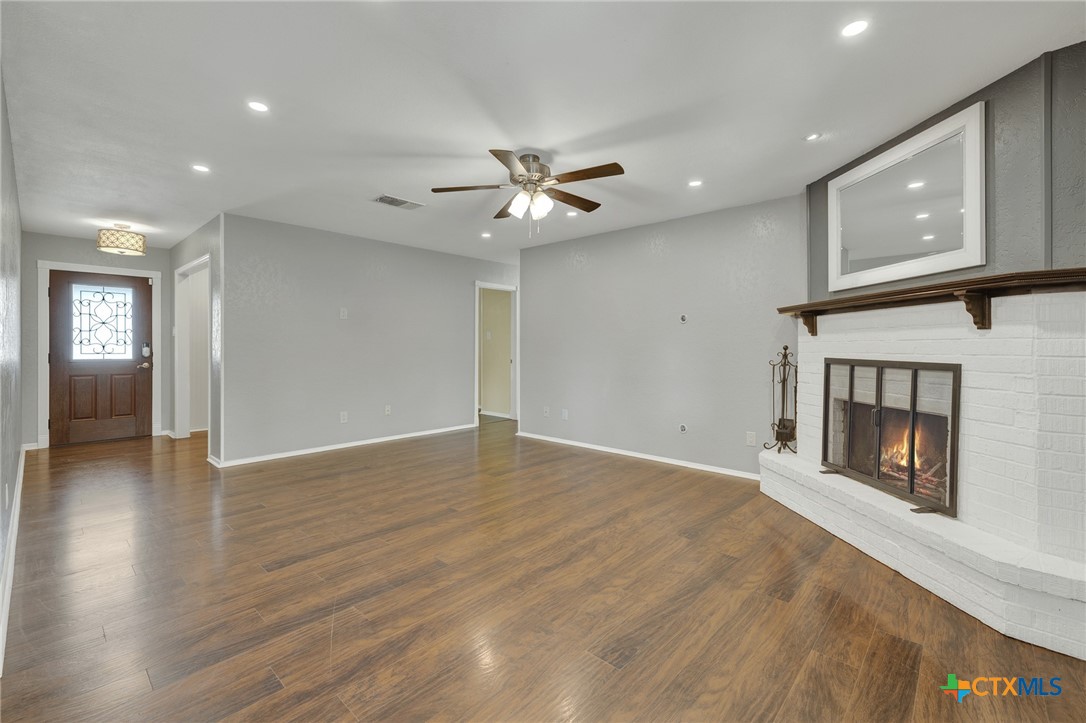 925 Lazy Trail Property Photo 6