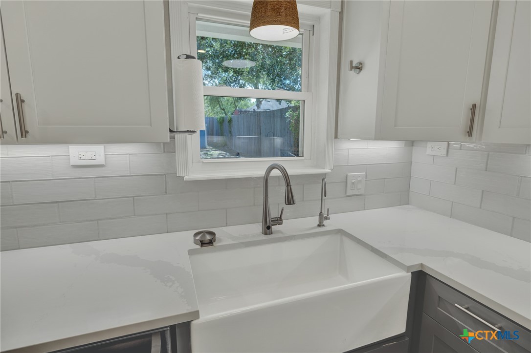 925 Lazy Trail Property Photo 13