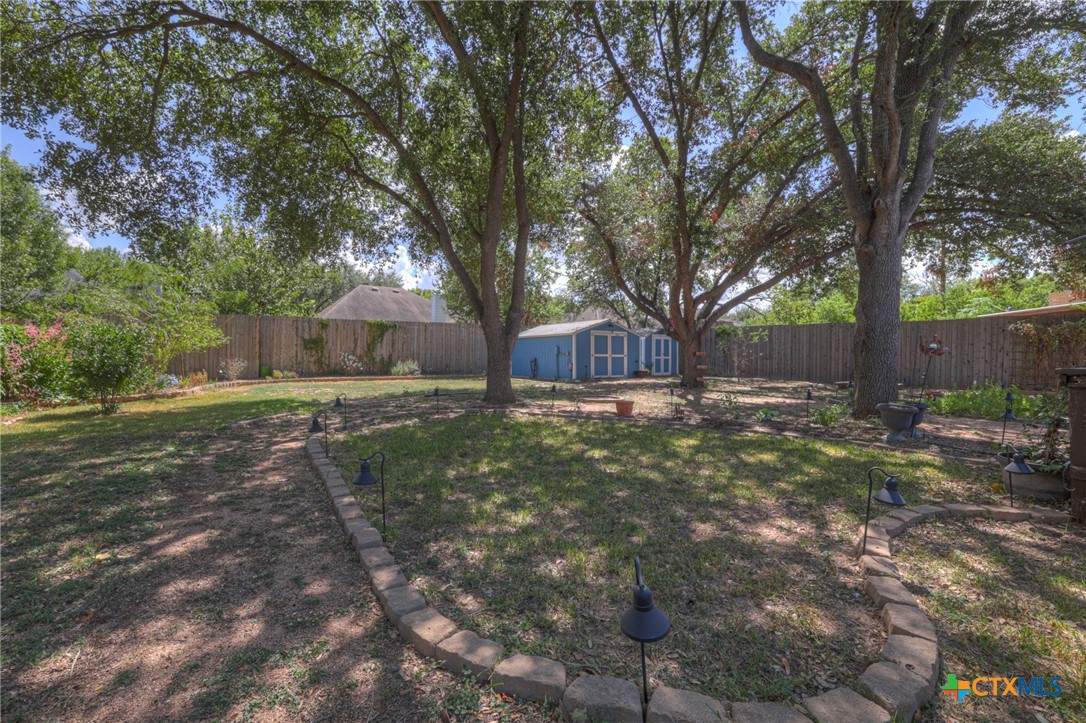 925 Lazy Trail Property Photo 36