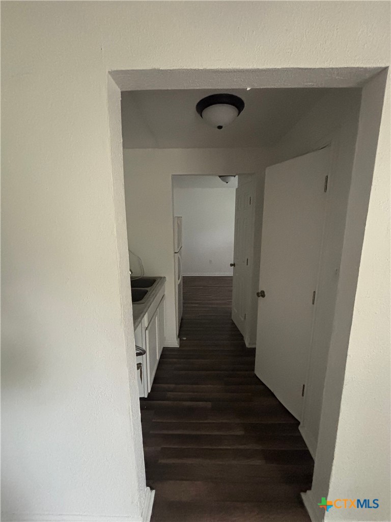 819 / 817 E Avenue A Property Photo 3