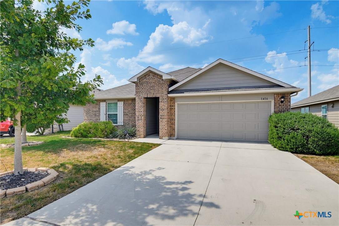 1416 Parkwood Property Photo 2