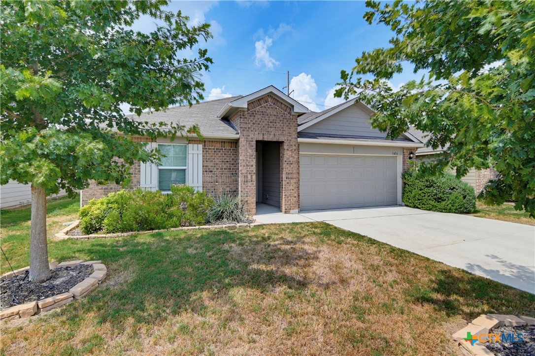 1416 Parkwood Property Photo 3