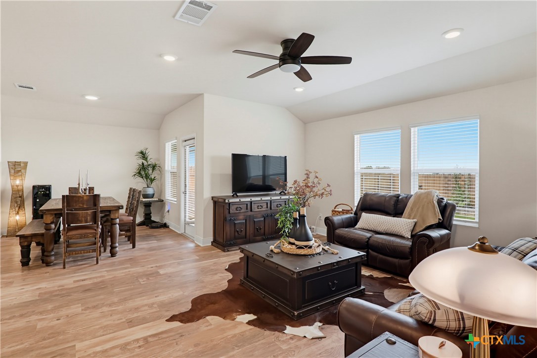 1416 Parkwood Property Photo 8