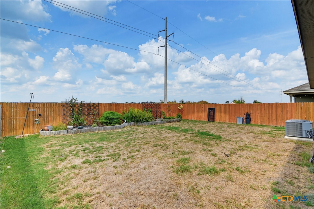 1416 Parkwood Property Photo 25
