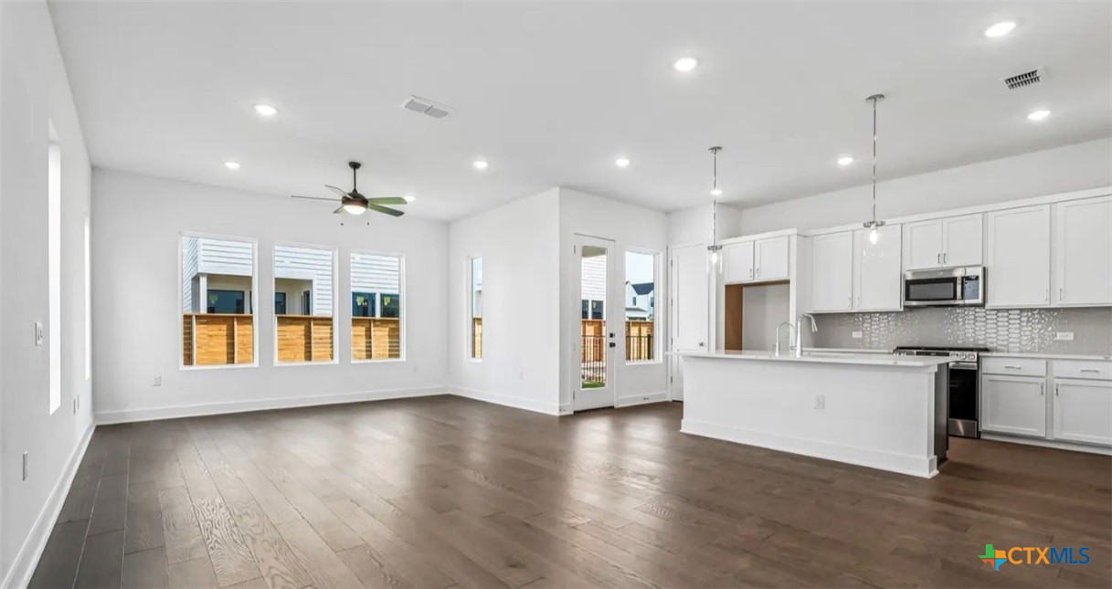 1414 Rambling Rose Road Property Photo 2