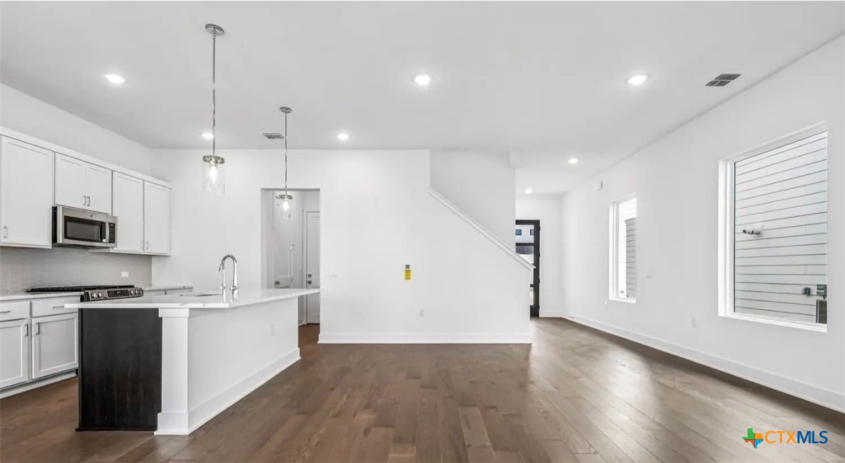 1414 Rambling Rose Road Property Photo 3