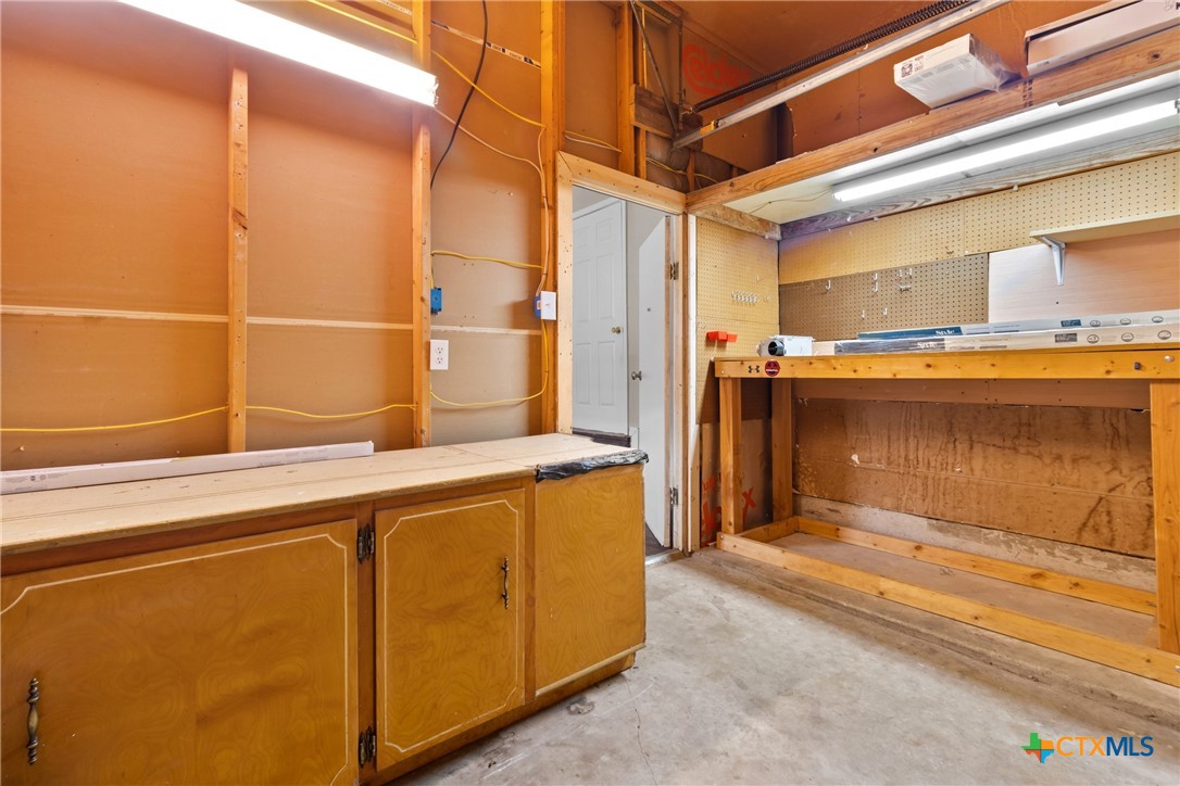 1006 San Antonio Street Property Photo 10