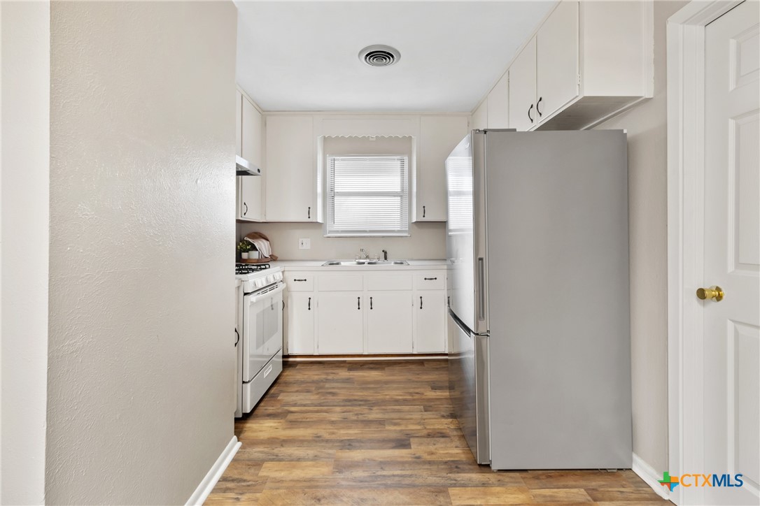 1006 San Antonio Street Property Photo 12