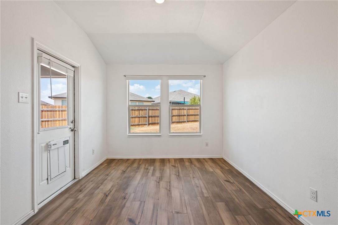 1012 Velvet Court Property Photo 7