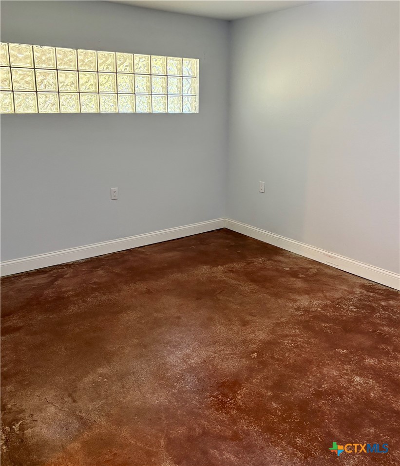 422 W Franklin Street Property Photo 4