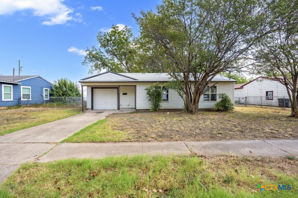 808 Crockett Drive Property Photo 1