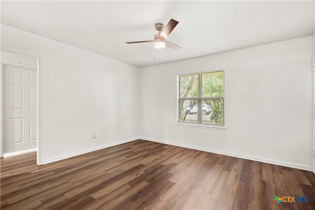 808 Crockett Drive Property Photo 5