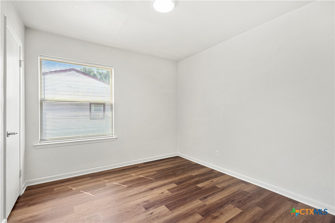 808 Crockett Drive Property Photo 13