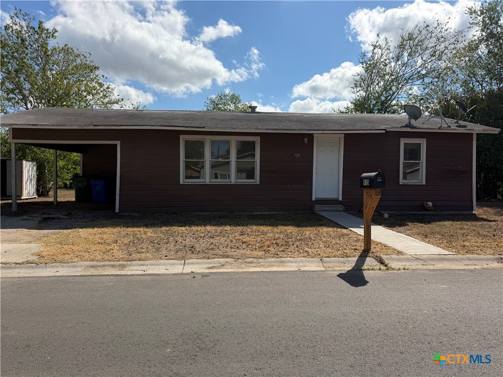 935 Campbell Street Property Photo 2