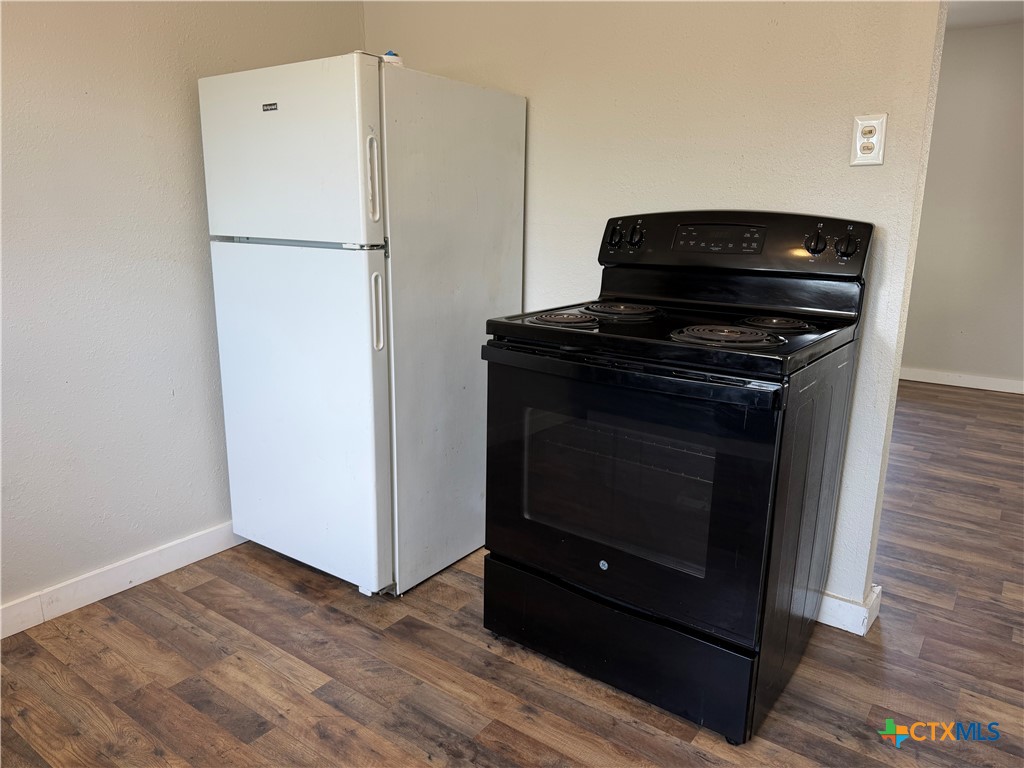 935 Campbell Street Property Photo 10