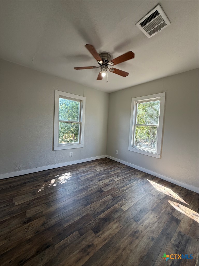 935 Campbell Street Property Photo 14