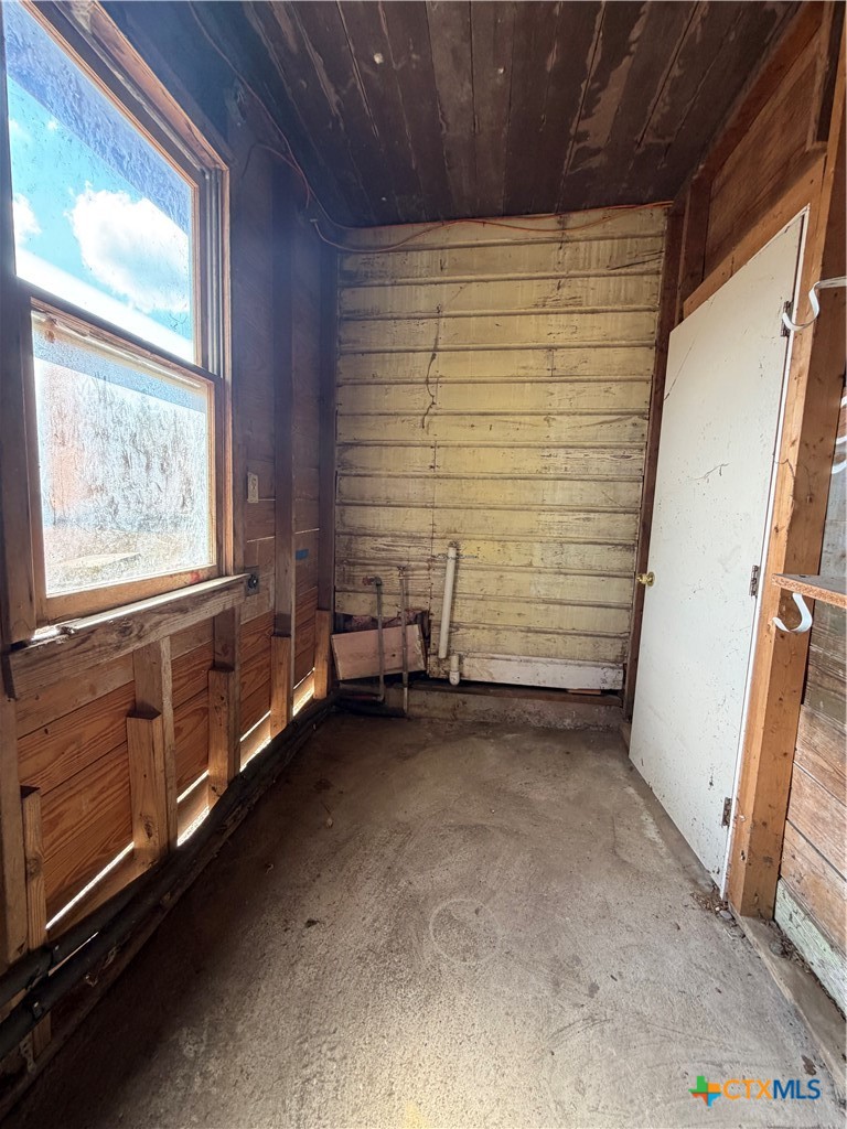 935 Campbell Street Property Photo 15