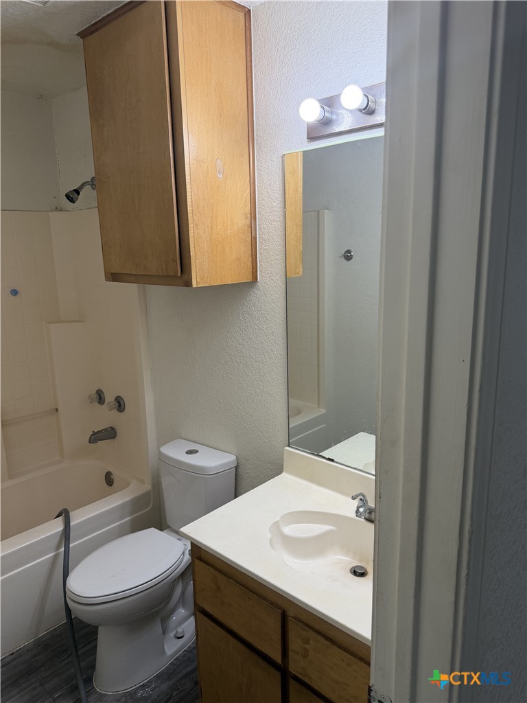 1001 Circle M Drive Property Photo 4