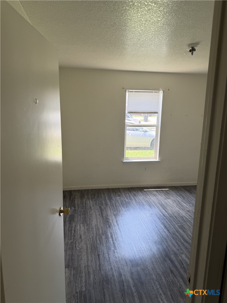 1001 Circle M Drive Property Photo 5