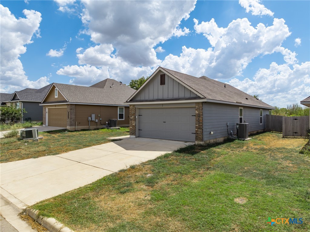 3038 Dade Loop Property Photo 3