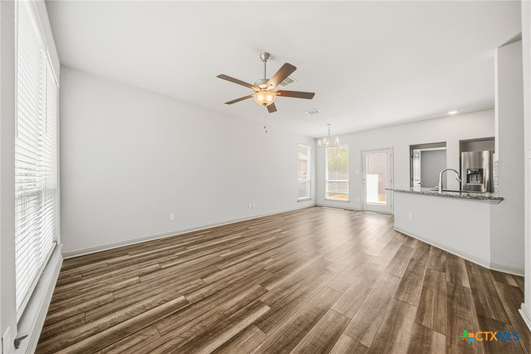 3038 Dade Loop Property Photo 4