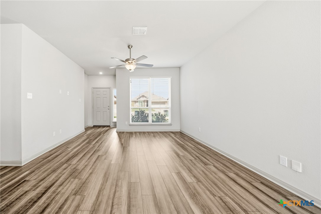 3038 Dade Loop Property Photo 5