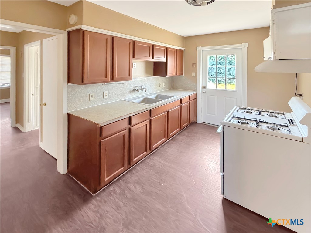 2907 Cypress Street Property Photo 4